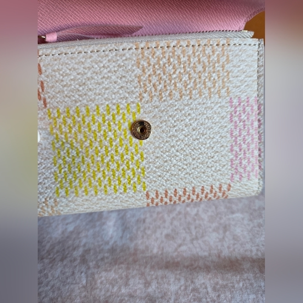 Louis Vuitton Victorine Wallet β Peach Multicolor Damier - Picture 5 of 7